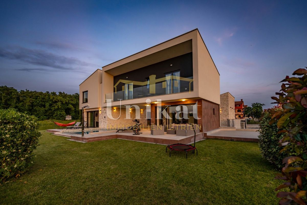 Casa di lusso con garage sotterraneo - 3 km dal mare